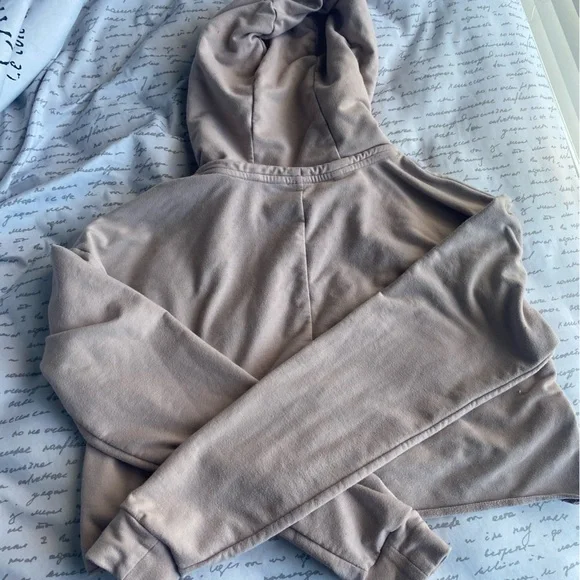 Gymshark Power Down Cropped Hoodie - Picture 5 of 5